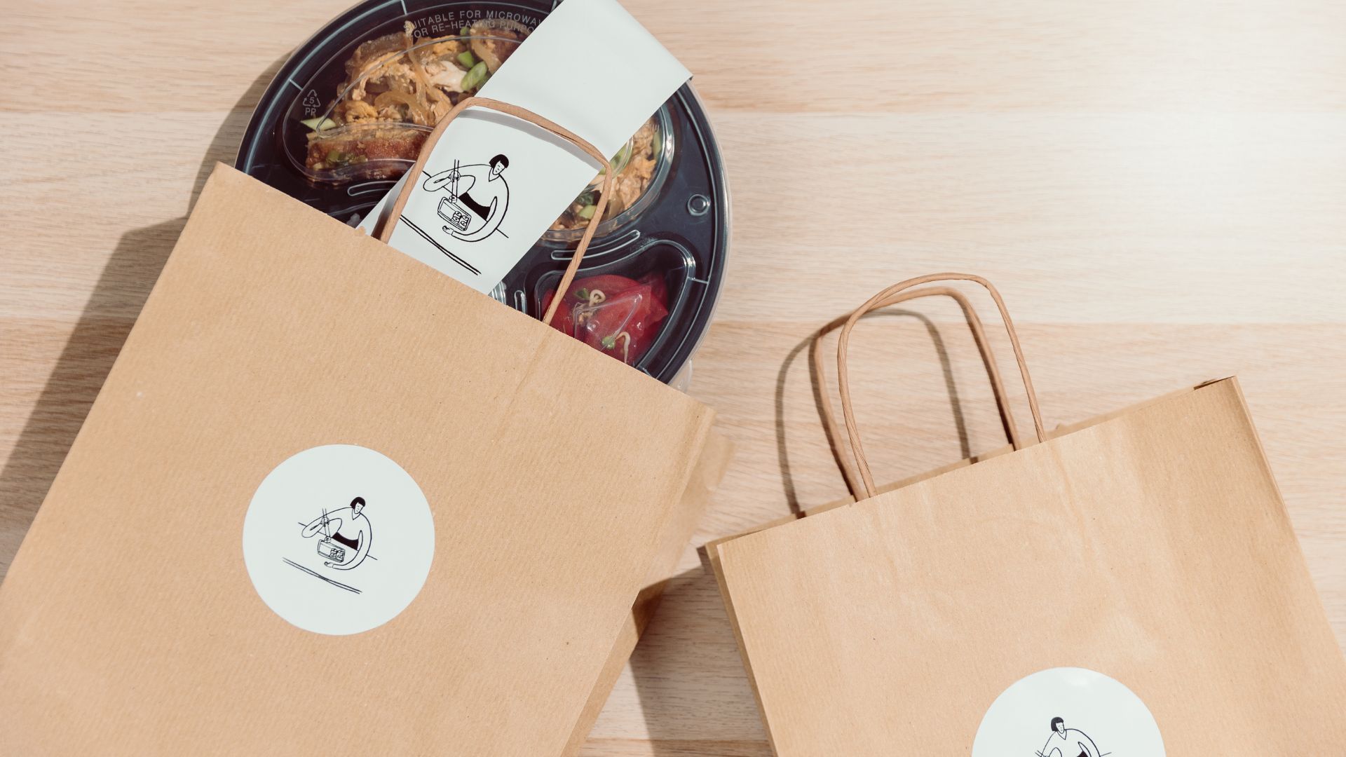 Cartón, caña de azúcar o plástico reciclado: ¿qué envase elegir para tu delivery?