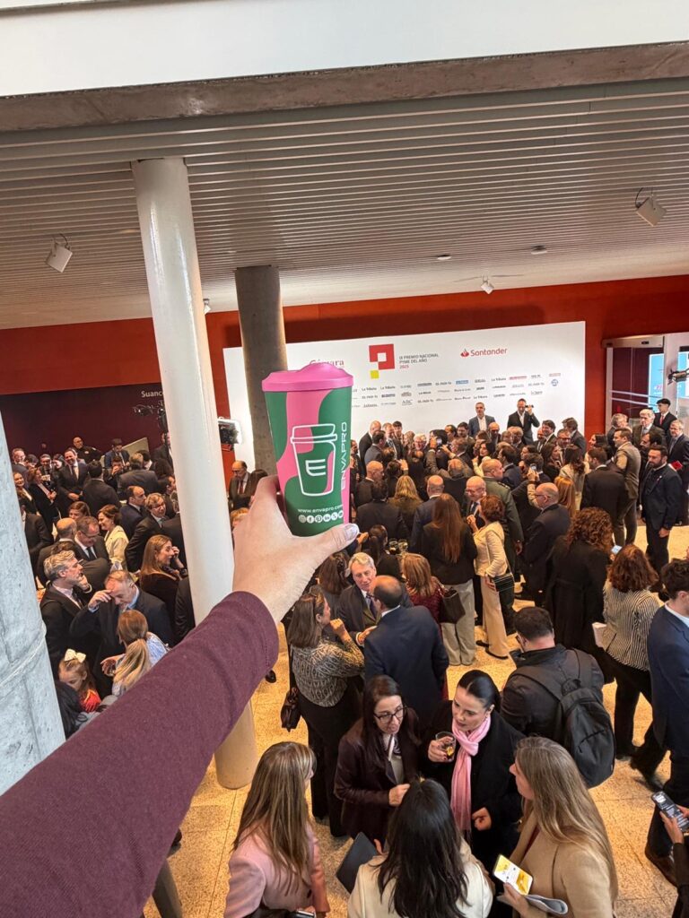 7905a9d3 b73b 4e15 8eb8 413109e87694