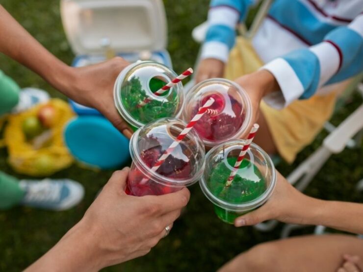 vasos de plastico con tapa